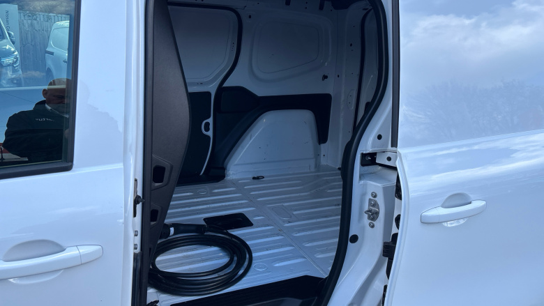 Nissan Townstar L1 Electric 90kW Tekna Van Auto 45kWh